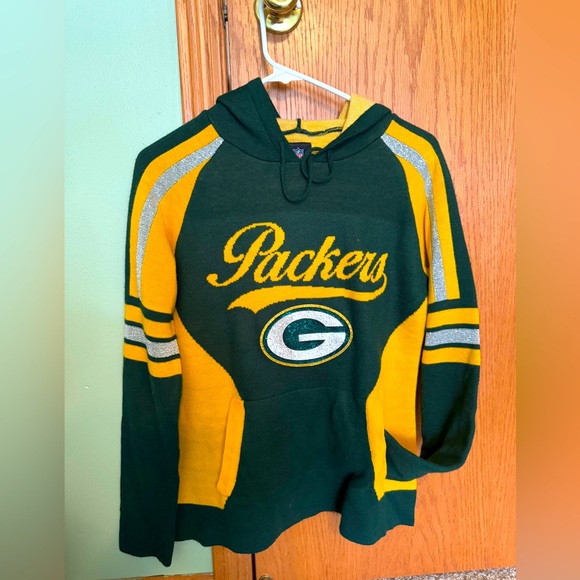 NFL Sweaters - NFL Green Bay Packers hooded sweater MEDIUM with sparkle logo and arm stripe